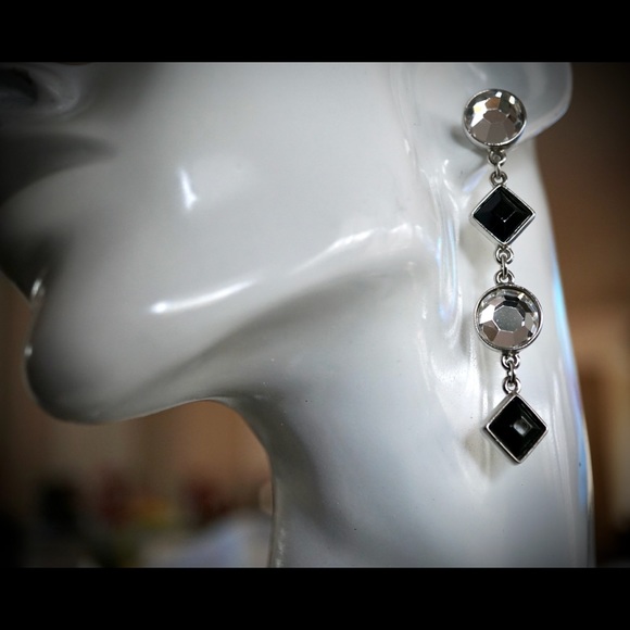 Ben-Amun Czech Crystal Drop Earrings - Picture 6 of 7